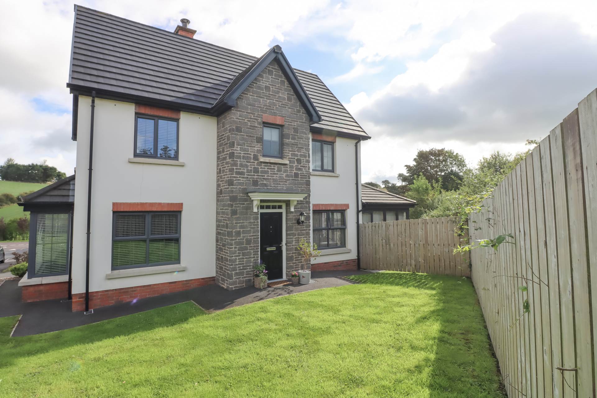 4 Greengraves Meadow, Dundonald, Image 1