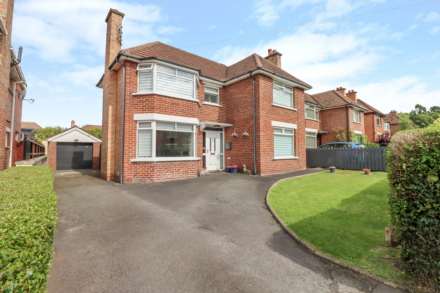 4 Bedroom Detached, Kingswood Park, Gilnahirk