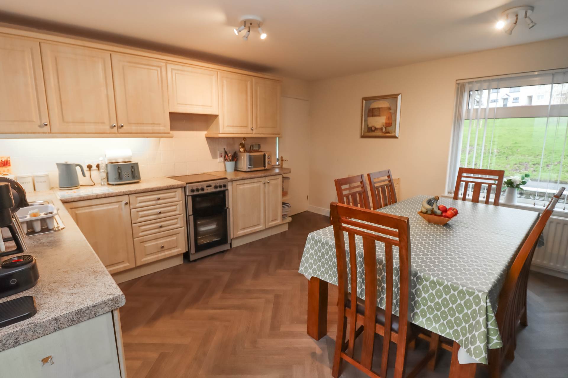 Melfort Drive, Castlereagh, Image 9