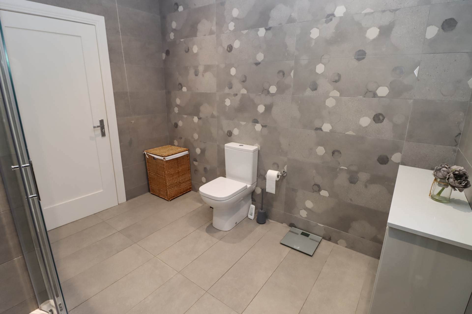 Belfast Road, Dundonald, Image 17