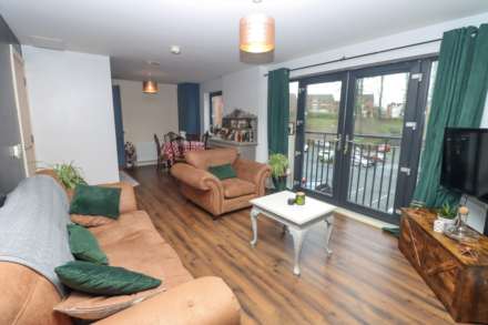 Apt 8 Luna Building, Dunmurry, Image 4