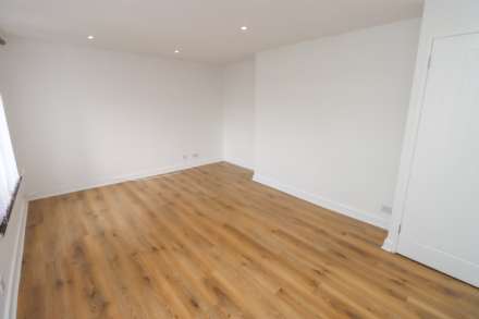 11 Claggan Gardens, Belfast, Image 5