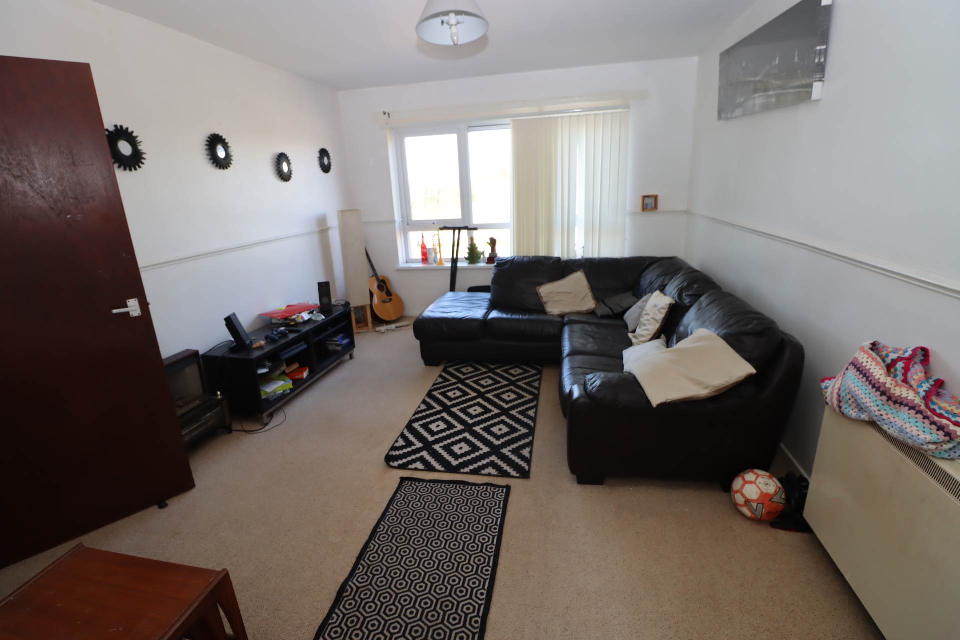 4f Mahee Close, Belvoir, Image 2