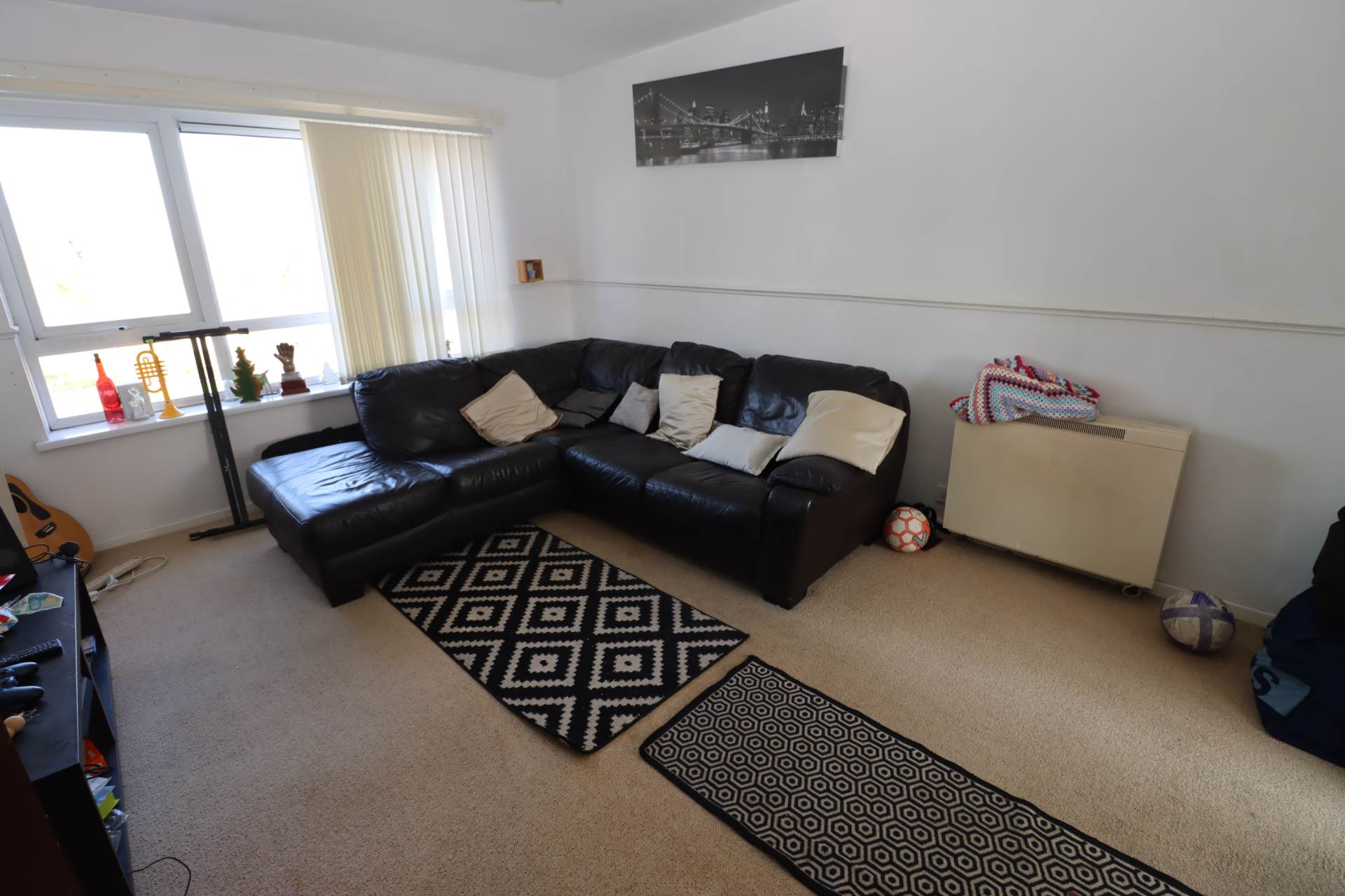 4f Mahee Close, Belvoir, Image 3