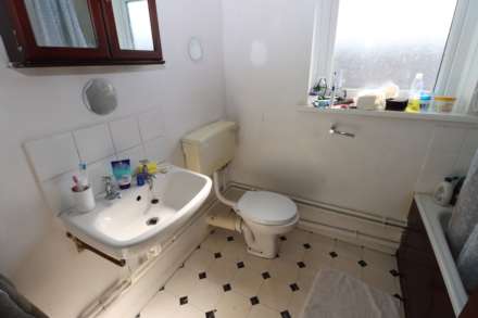 4f Mahee Close, Belvoir, Image 7