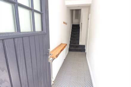 6 Colvil Street, Belmont, Image 2
