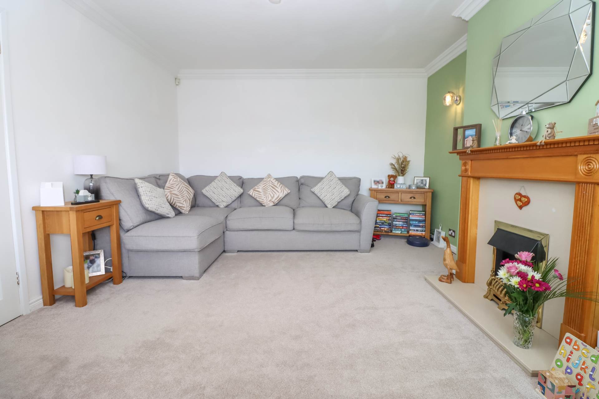 2 Ferndene Gardens, Dundonald, Image 6