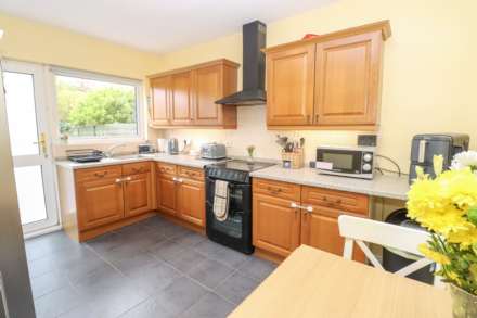 2 Ferndene Gardens, Dundonald, Image 14