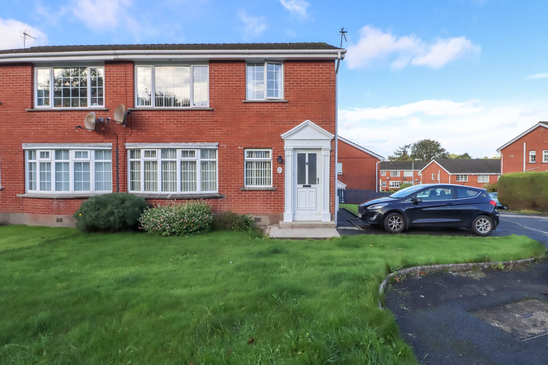 20b Dundonald Heights, Dundonald, Image 1