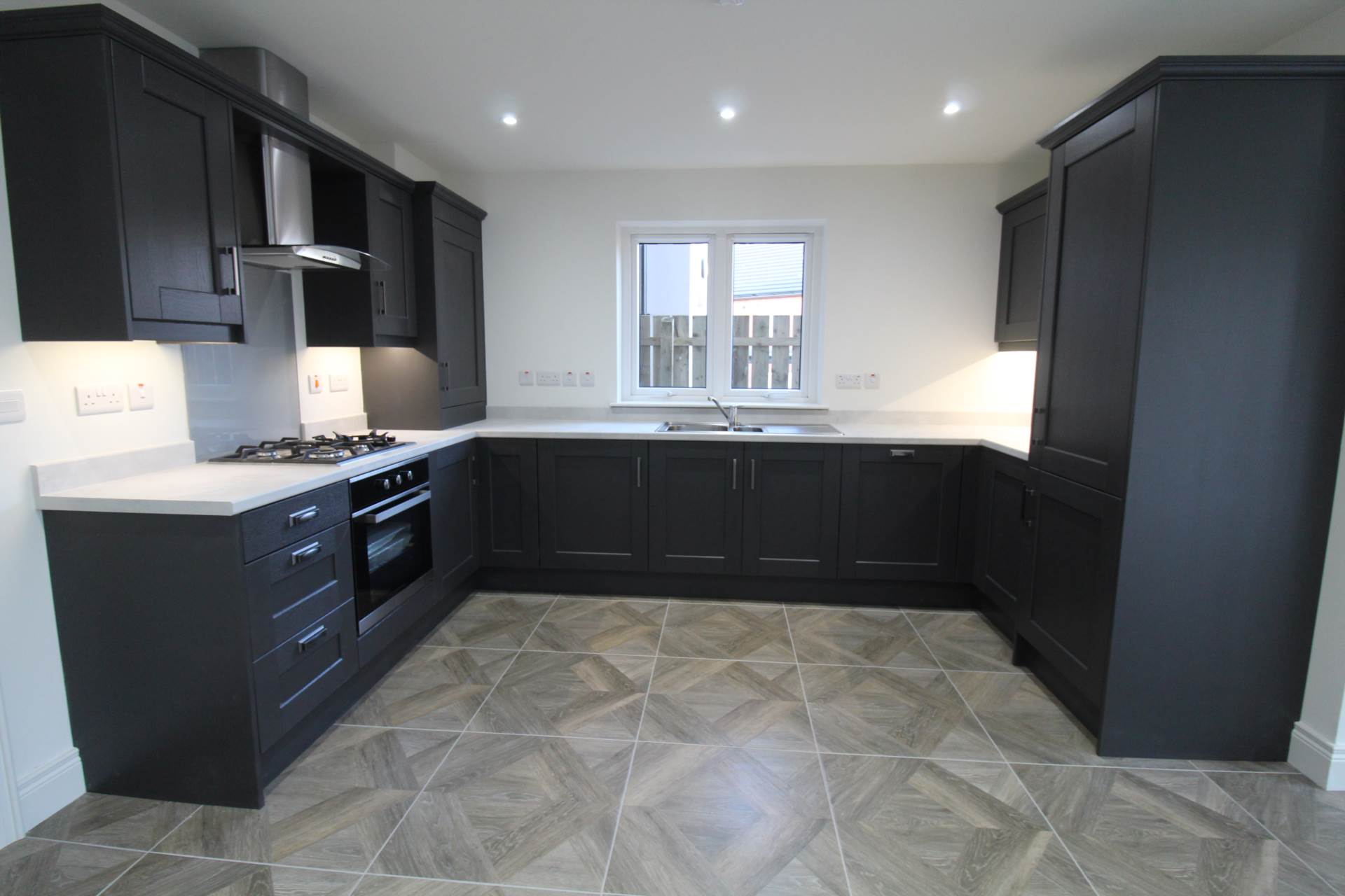16 Oak Meadow Green, Newtownards, Image 4