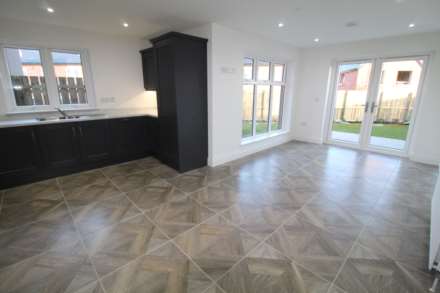 16 Oak Meadow Green, Newtownards, Image 5