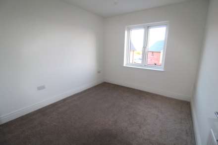 16 Oak Meadow Green, Newtownards, Image 9