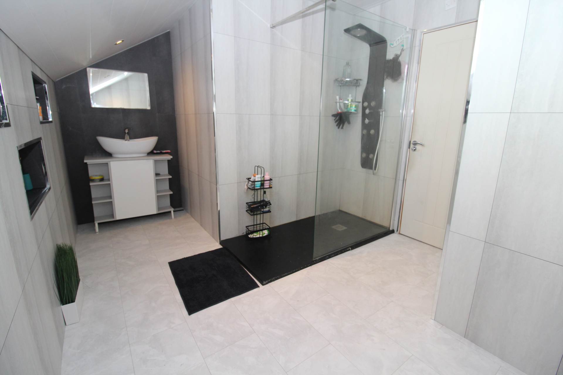 424 Belfast Road, Bangor, Image 18