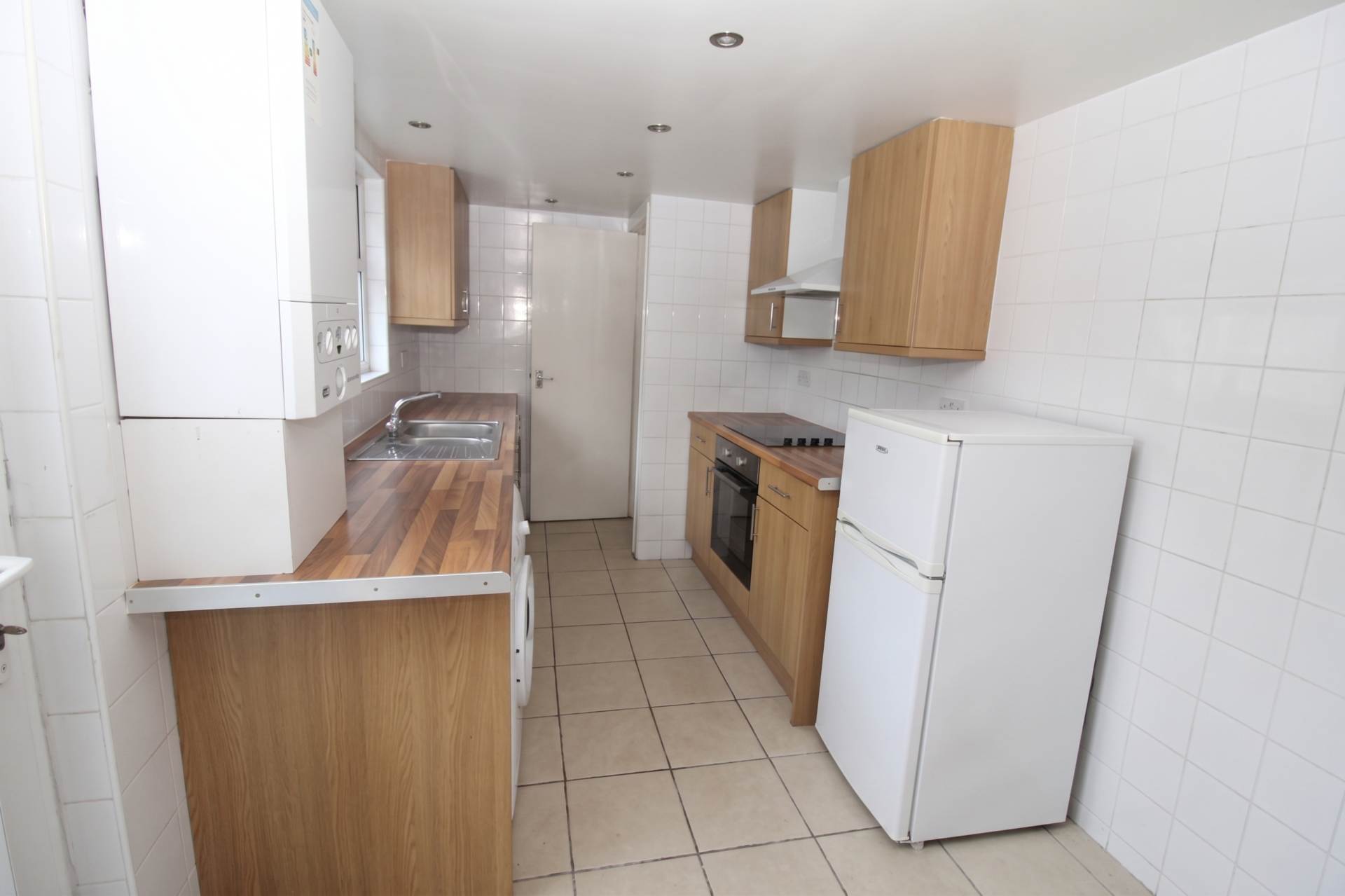 16 Albert Street A & B, Image 3