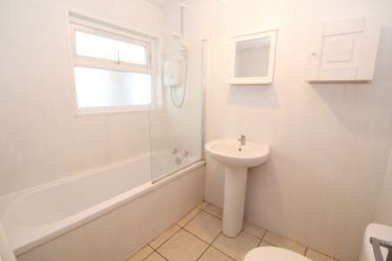 16 Albert Street A & B, Image 5