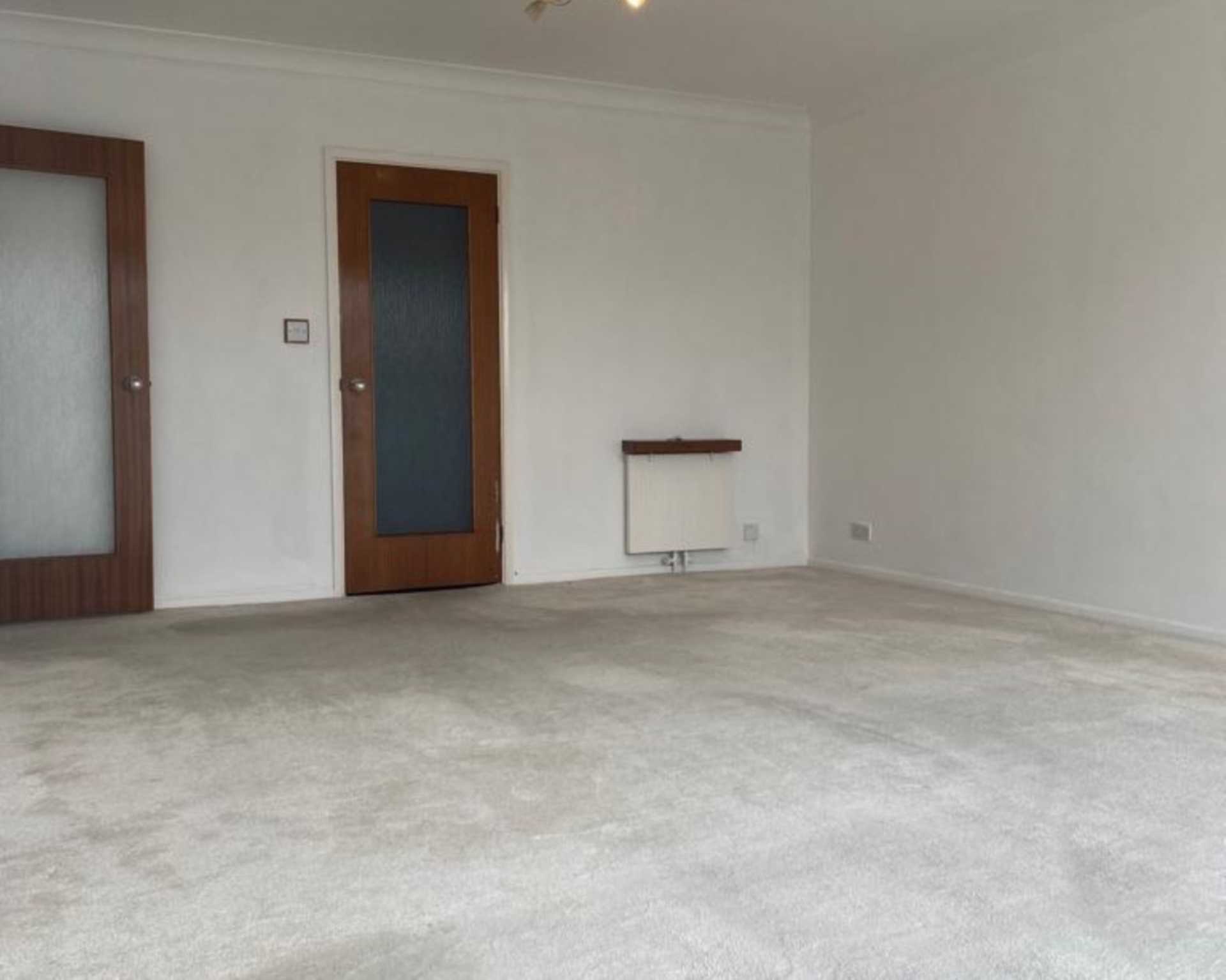 2 Double Bedroom Beach Front Apartment, Image 7