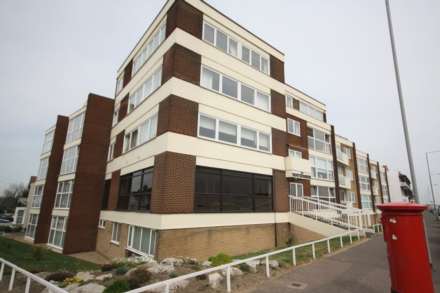 2 Double Bedroom Beach Front Apartment, Image 2
