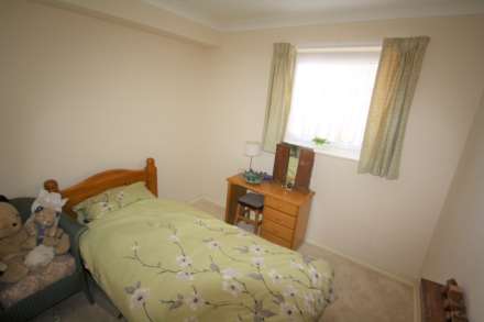 2 Double Bedroom Beach Front Apartment, Image 4
