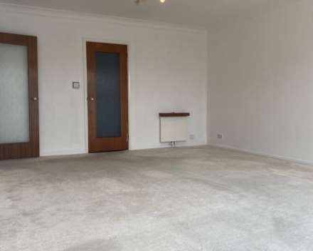 2 Double Bedroom Beach Front Apartment, Image 7