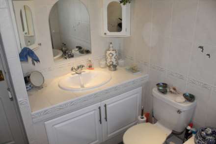 Amberwood, Chadderton, Oldham, OL9 9SG, Image 28