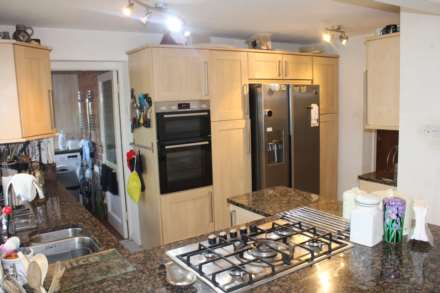Amberwood, Chadderton, Oldham, OL9 9SG, Image 8