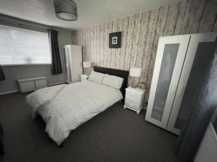 Maple Close, Oldham, Image 10