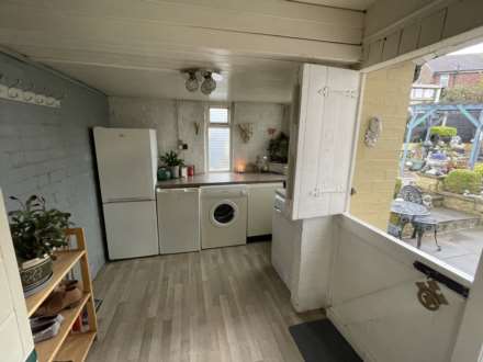 Maple Close, Oldham, Image 4