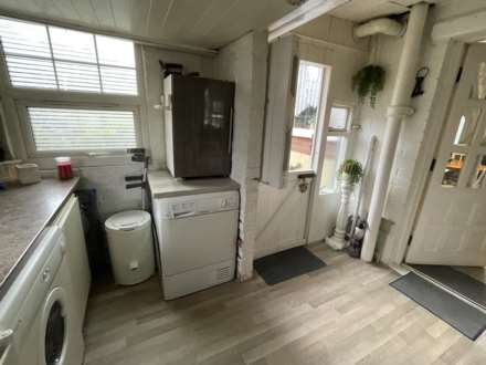 Maple Close, Oldham, Image 8