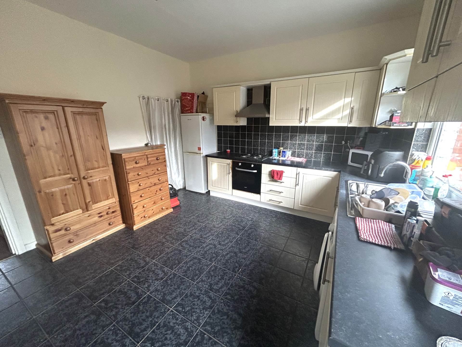 15 Bredbury Street, Chadderton, OL9 8QW, Image 2