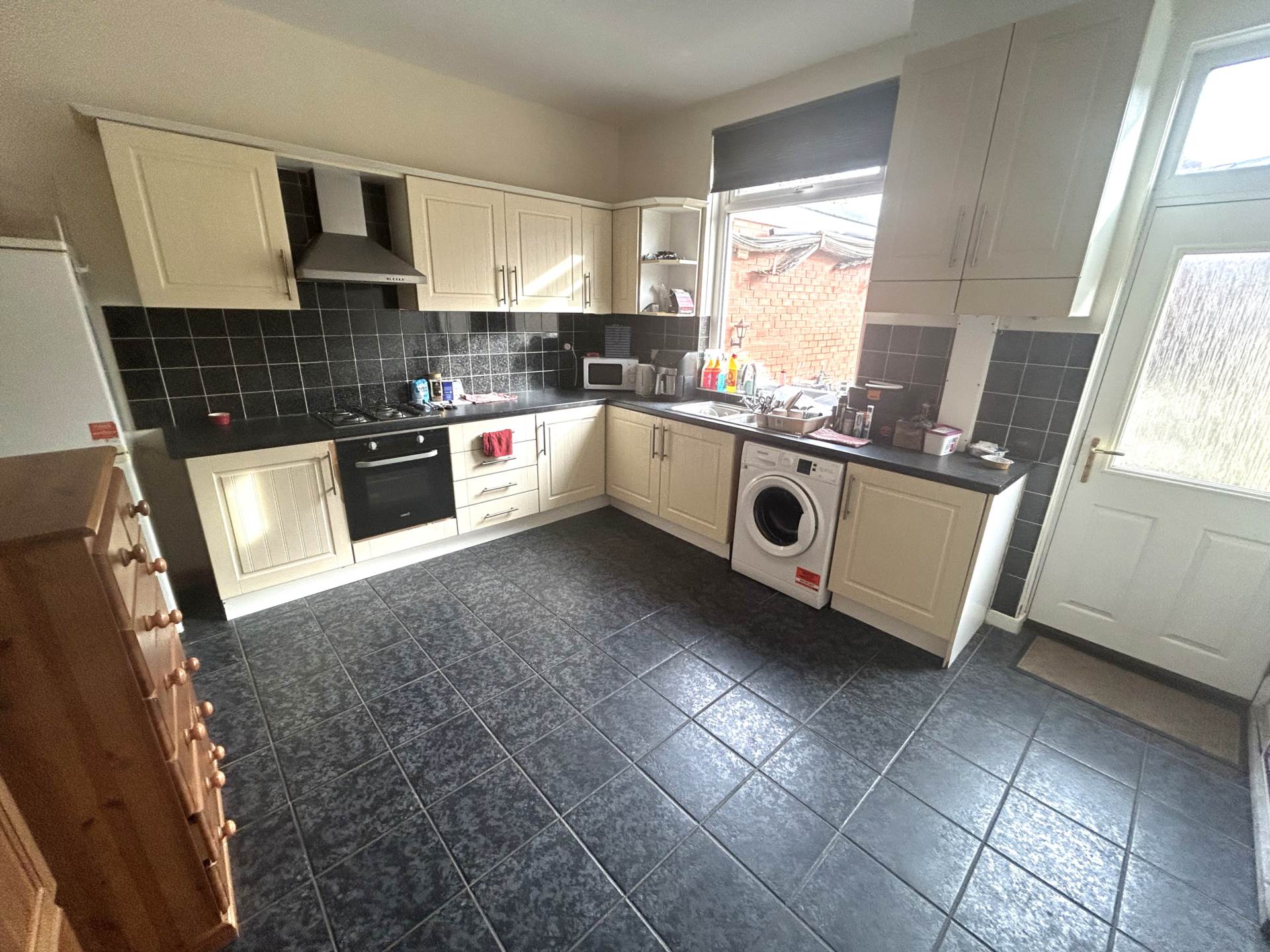 15 Bredbury Street, Chadderton, OL9 8QW, Image 6