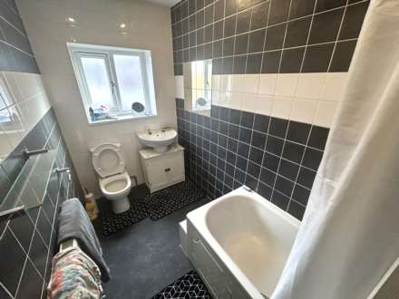 15 Bredbury Street, Chadderton, OL9 8QW, Image 12