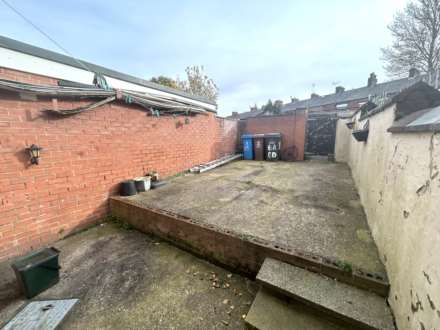 15 Bredbury Street, Chadderton, OL9 8QW, Image 3
