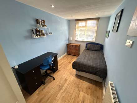 Totnes Avenue, Oldham, Image 18