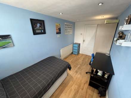 Totnes Avenue, Oldham, Image 19