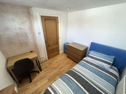 Totnes Avenue, Oldham, Image 23