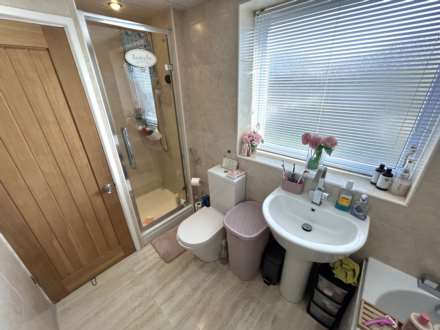 8 Beech Avenue, Oldham, OL1 2RD, Image 28