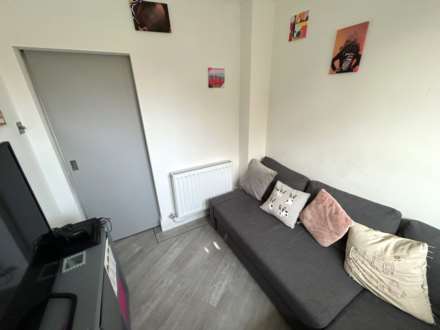 8 Beech Avenue, Oldham, OL1 2RD, Image 9