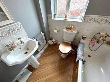 6 Alligin Close, Chadderton, OL9 0LZ, Image 24