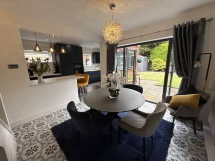 6 Cathedral Road, Chadderton, Image 11
