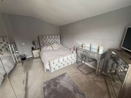 6 Cathedral Road, Chadderton, Image 24