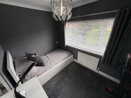 6 Cathedral Road, Chadderton, Image 25