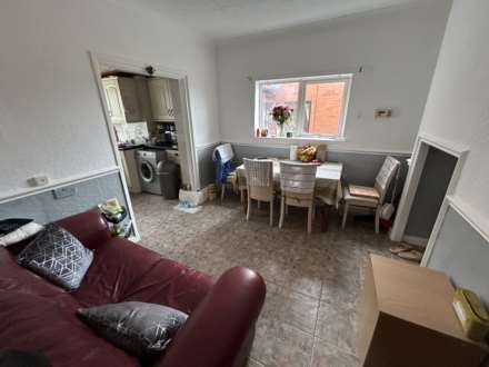 47 Ferney Field Road, Oldham, OL9 0LU, Image 5