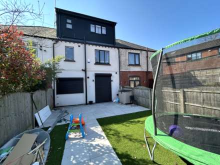 870 Middleton Road, Chadderton, OL9 0PB, Image 20