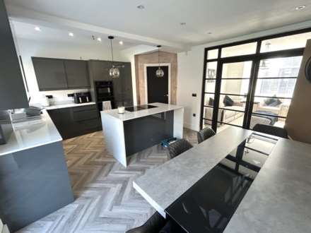 870 Middleton Road, Chadderton, OL9 0PB, Image 3