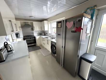 4 Moorwood Drive, Oldham,OL8 2XD, Image 3