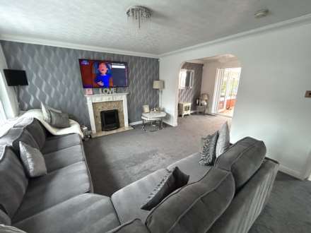 4 Moorwood Drive, Oldham,OL8 2XD, Image 4