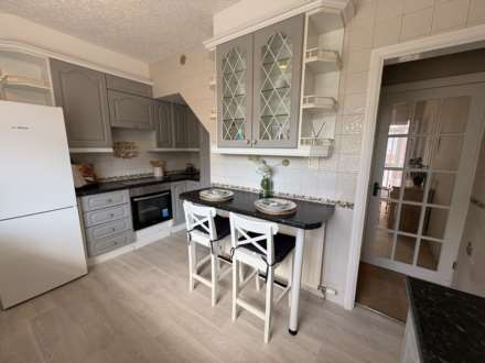 859 Middleton Road, Chadderton, Image 4