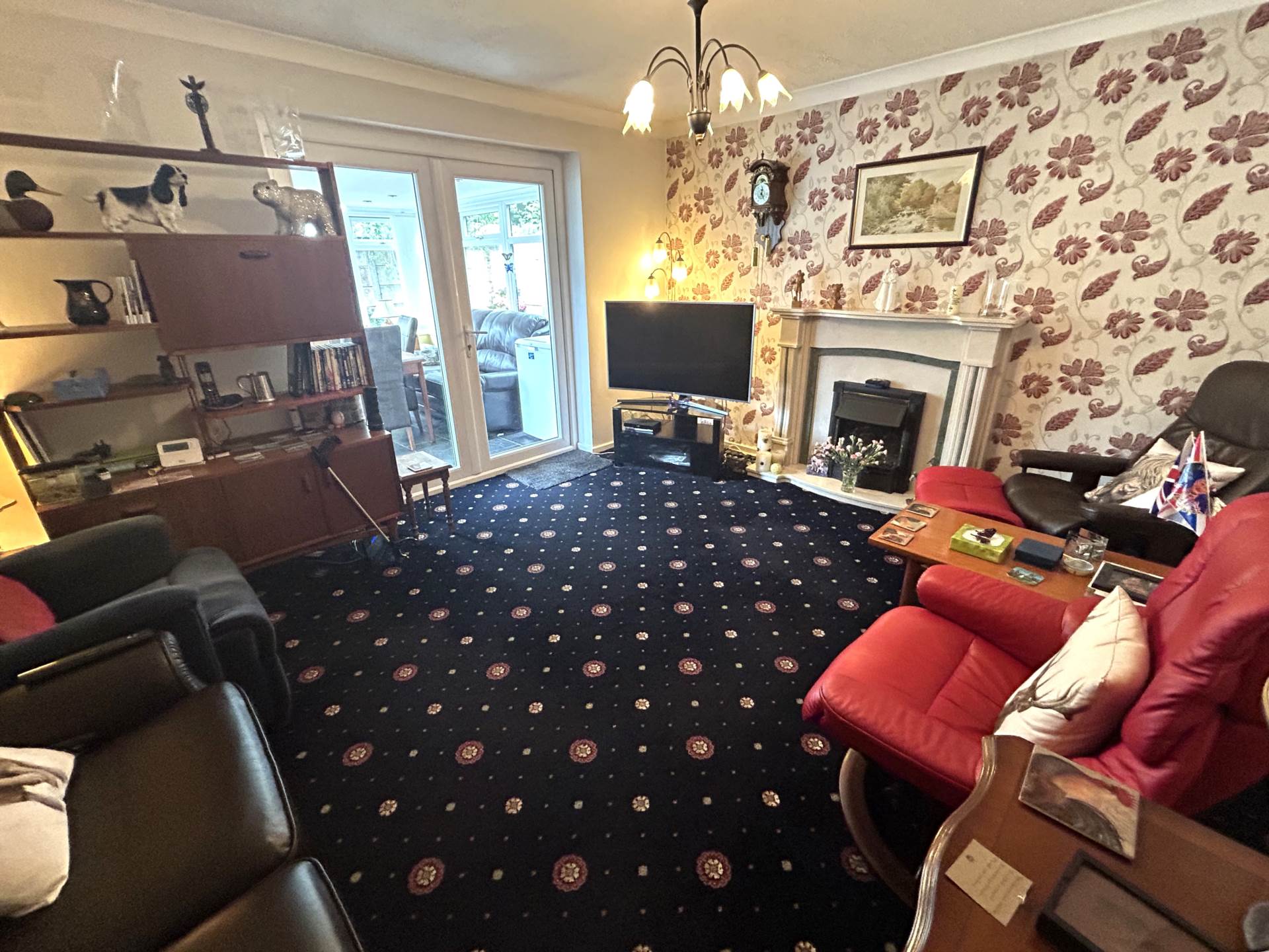 36 Laurel Avenue, Chadderton, OL9 0NJ, Image 2