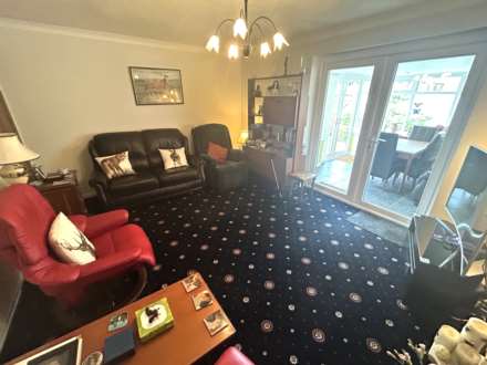 36 Laurel Avenue, Chadderton, OL9 0NJ, Image 6
