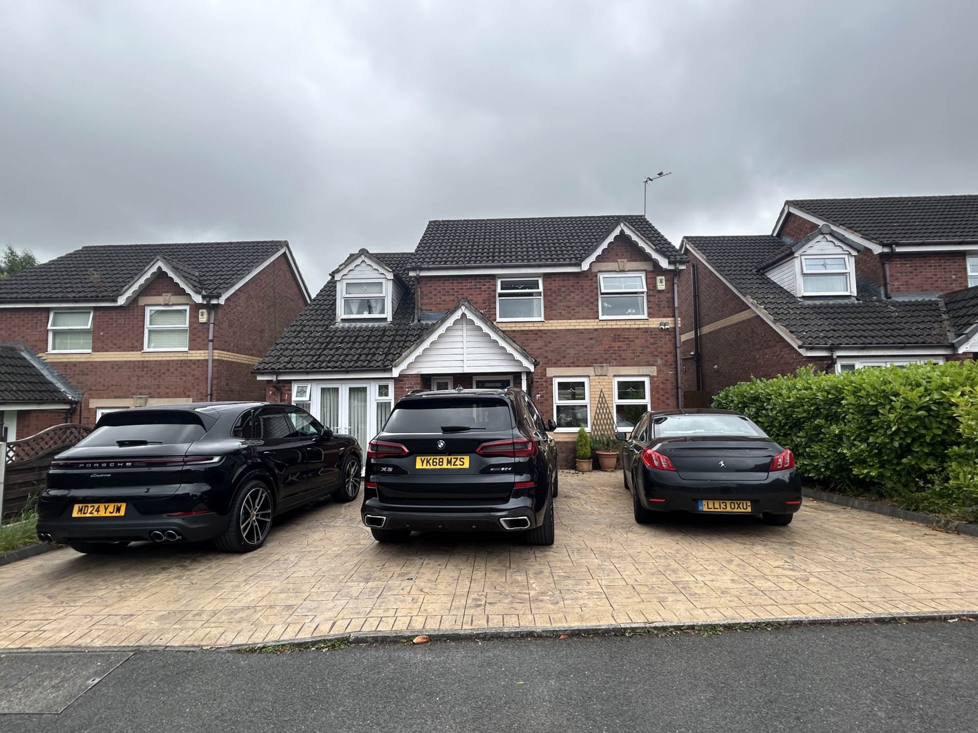 Matthew Close, Oldham, Image 1